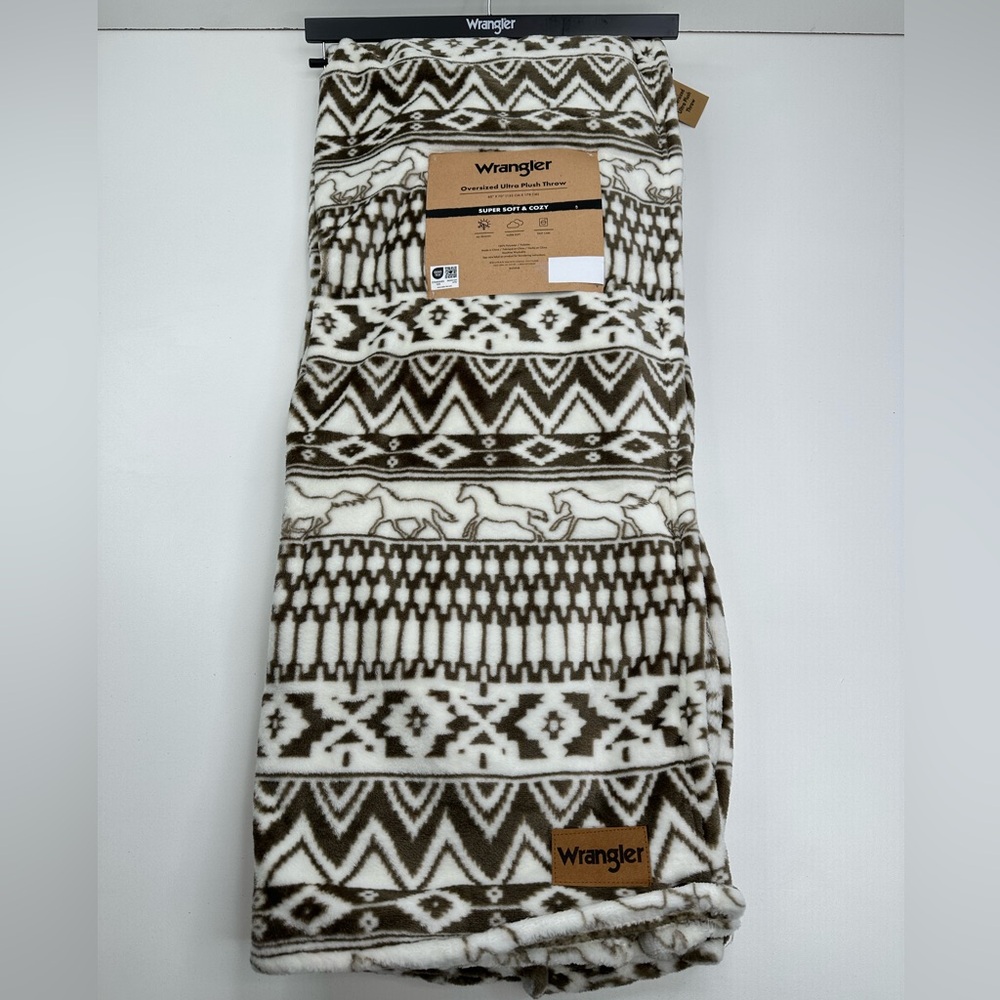 Wrangler Oversized Ultra Plush Throw 60x70 Brown and White Western Print NWT